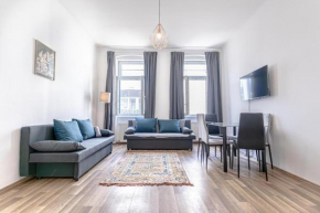 Explore Vienna 2BR and 1LR Retreat Near Westbahnhof